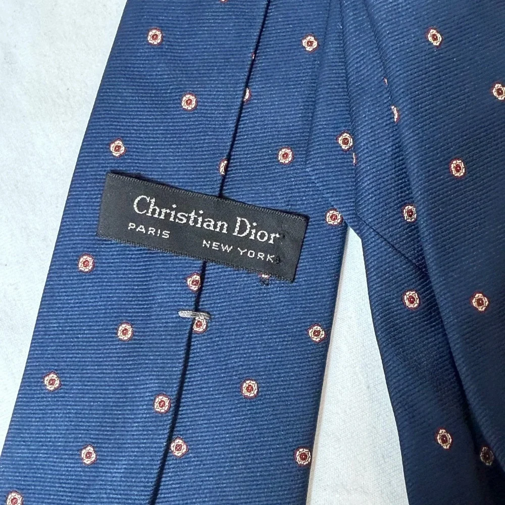 Vintage Christian Dior Dark Blue Tie with Subtle Pattern Lux 100% Silk Logo
